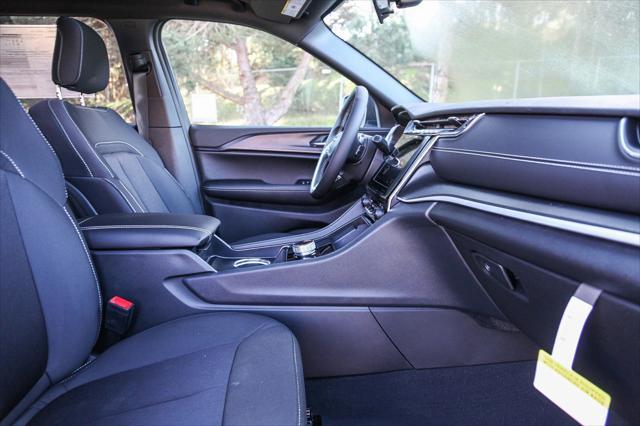 new 2025 Jeep Grand Cherokee L car, priced at $38,580
