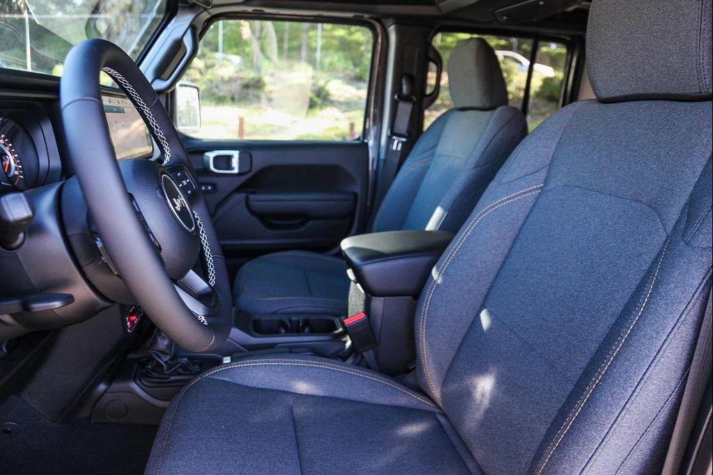 new 2025 Jeep Wrangler car, priced at $53,888