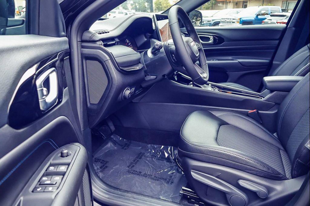 new 2026 Jeep Compass car, priced at $31,335