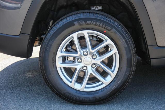 new 2025 Jeep Grand Cherokee car, priced at $42,175