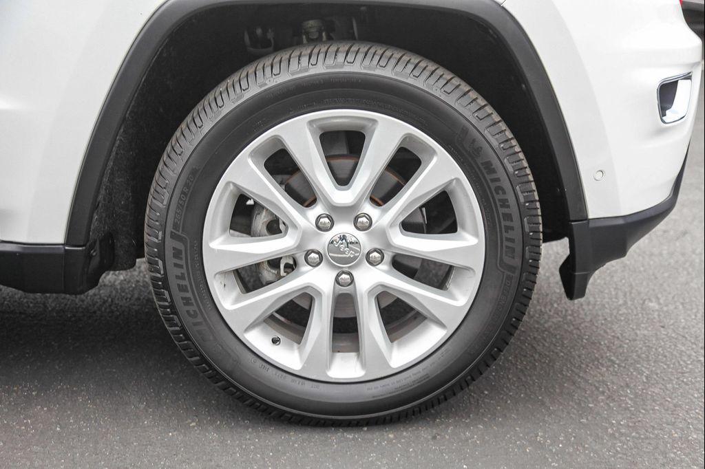 used 2017 Jeep Grand Cherokee car, priced at $12,388