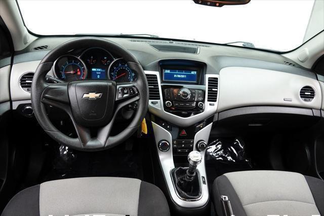 used 2014 Chevrolet Cruze car, priced at $3,875