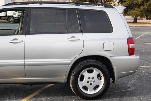 used 2005 Toyota Highlander car, priced at $5,875