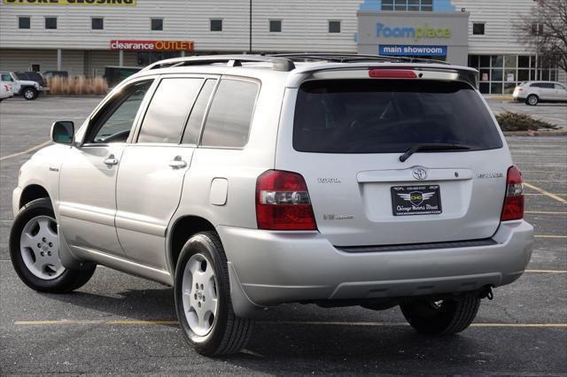 used 2005 Toyota Highlander car, priced at $5,875