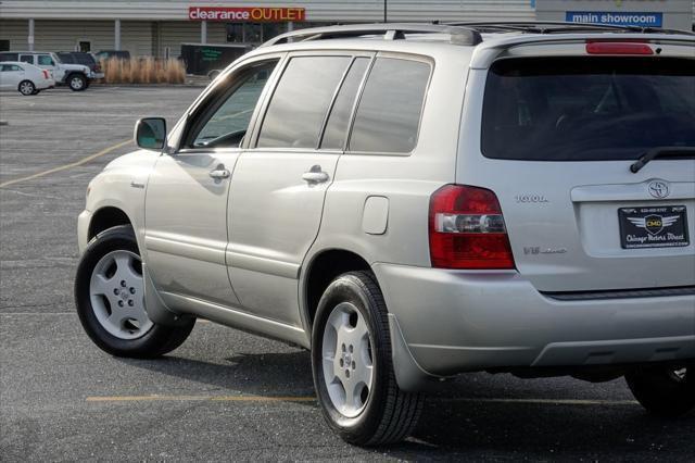 used 2005 Toyota Highlander car, priced at $5,875