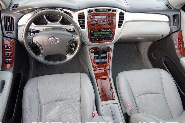 used 2005 Toyota Highlander car, priced at $5,875