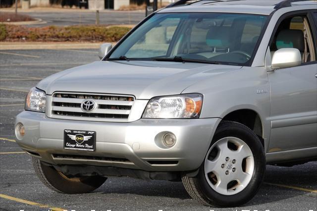 used 2005 Toyota Highlander car, priced at $5,875