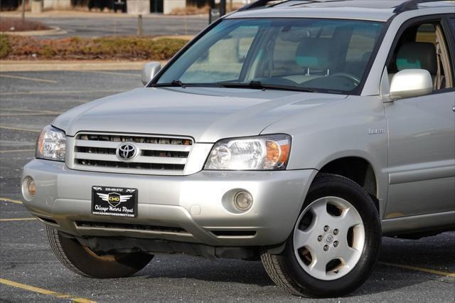 used 2005 Toyota Highlander car, priced at $5,875