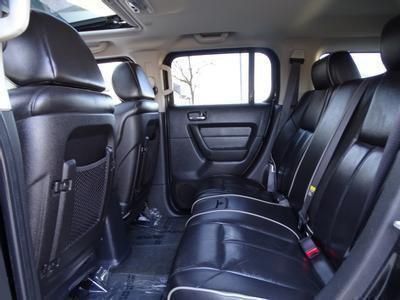 used 2006 Hummer H3 car, priced at $13,850