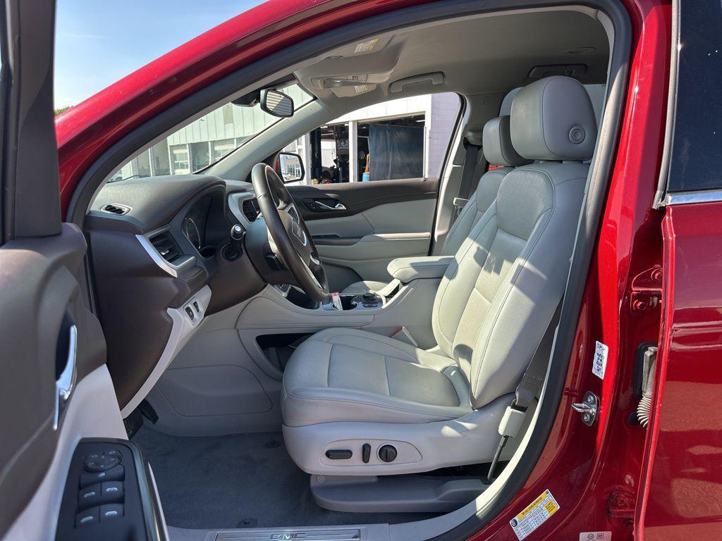 used 2023 GMC Acadia car, priced at $25,706