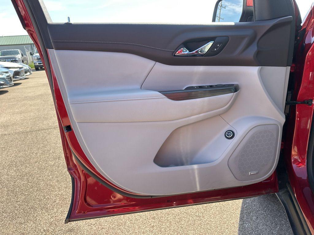 used 2023 GMC Acadia car, priced at $25,706