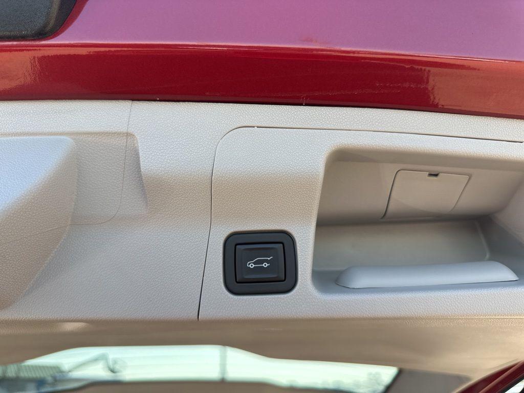 used 2023 GMC Acadia car, priced at $25,706