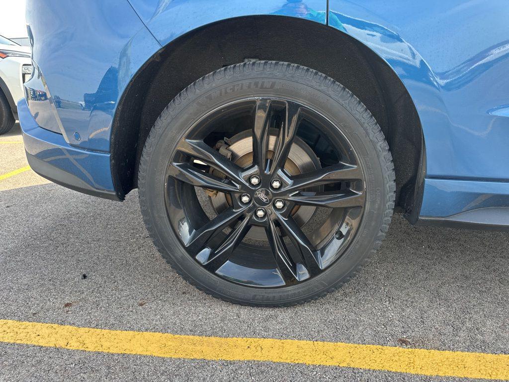 used 2019 Ford Edge car