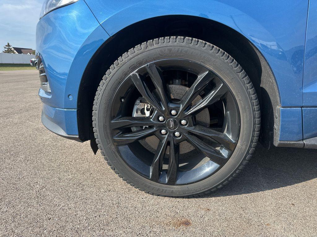 used 2019 Ford Edge car