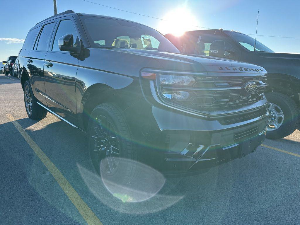 new 2025 Ford Expedition car, priced at $81,302