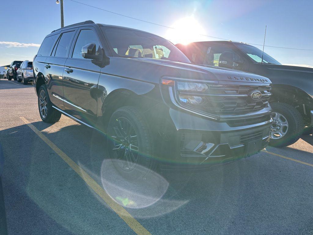 new 2025 Ford Expedition car, priced at $81,302