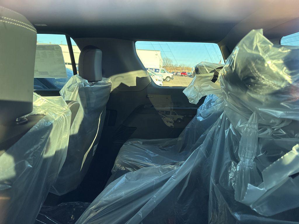 new 2025 Ford Expedition car, priced at $81,302