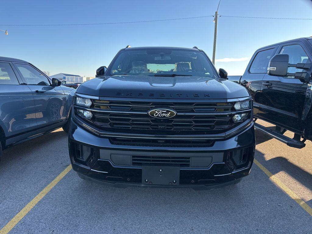 new 2025 Ford Expedition car, priced at $81,302