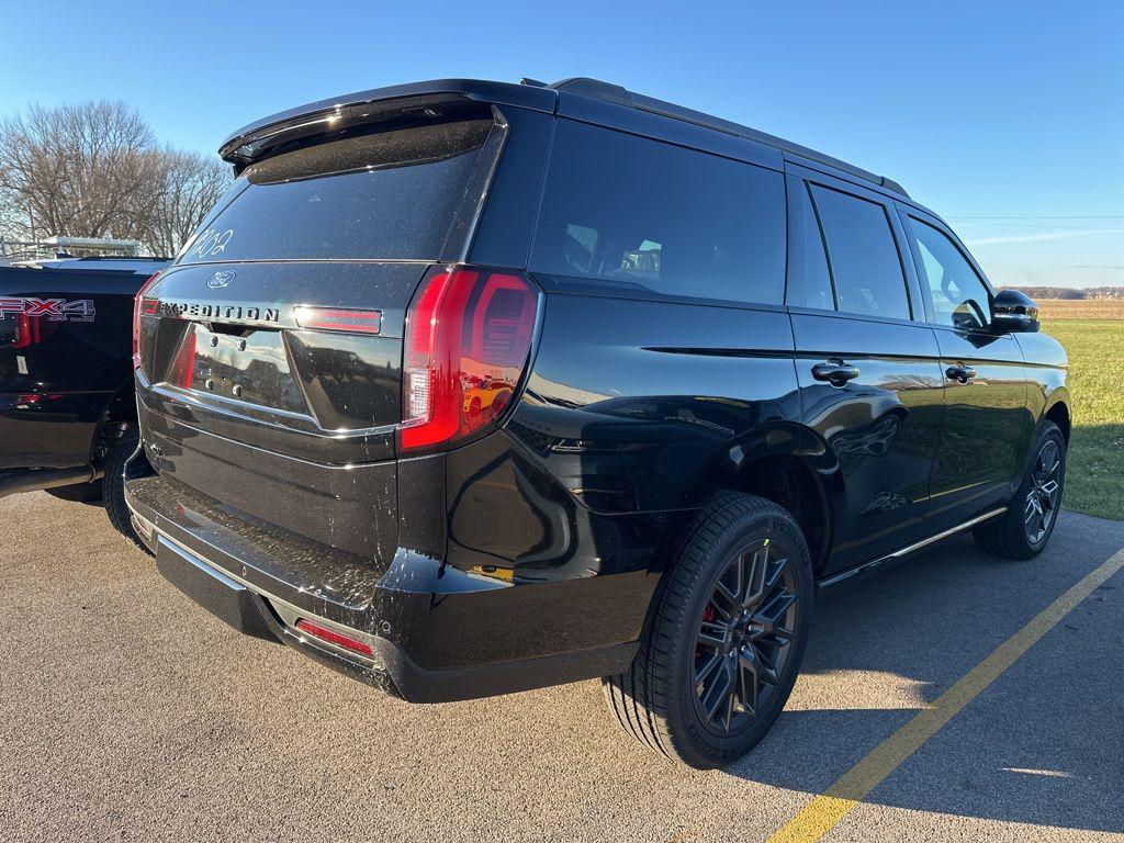 new 2025 Ford Expedition car, priced at $81,302