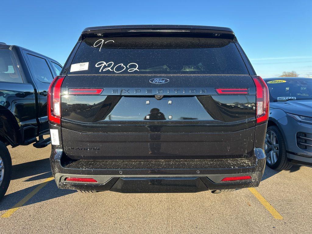 new 2025 Ford Expedition car, priced at $81,302