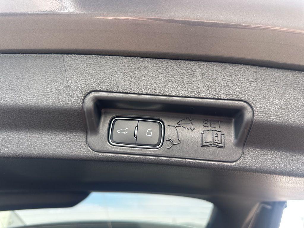 new 2025 Ford Explorer car, priced at $58,452