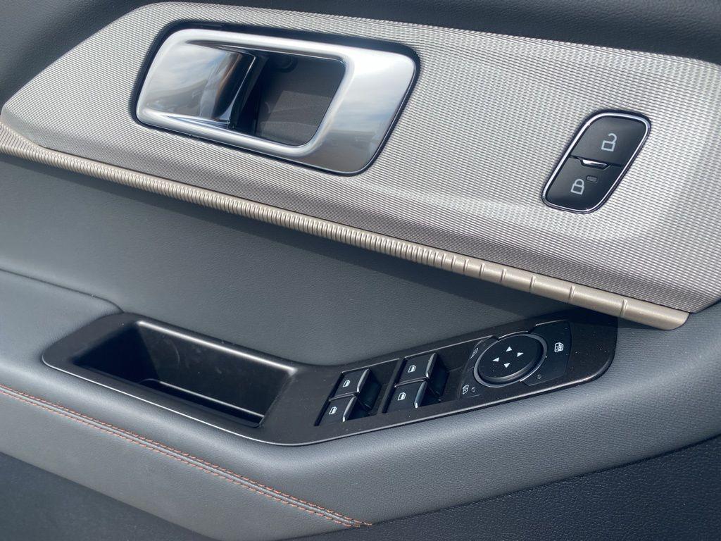 new 2025 Ford Explorer car, priced at $46,106