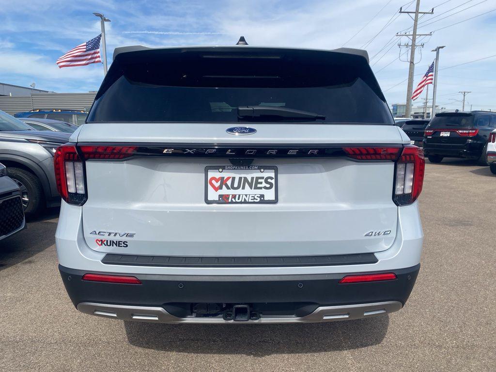 new 2025 Ford Explorer car, priced at $46,106