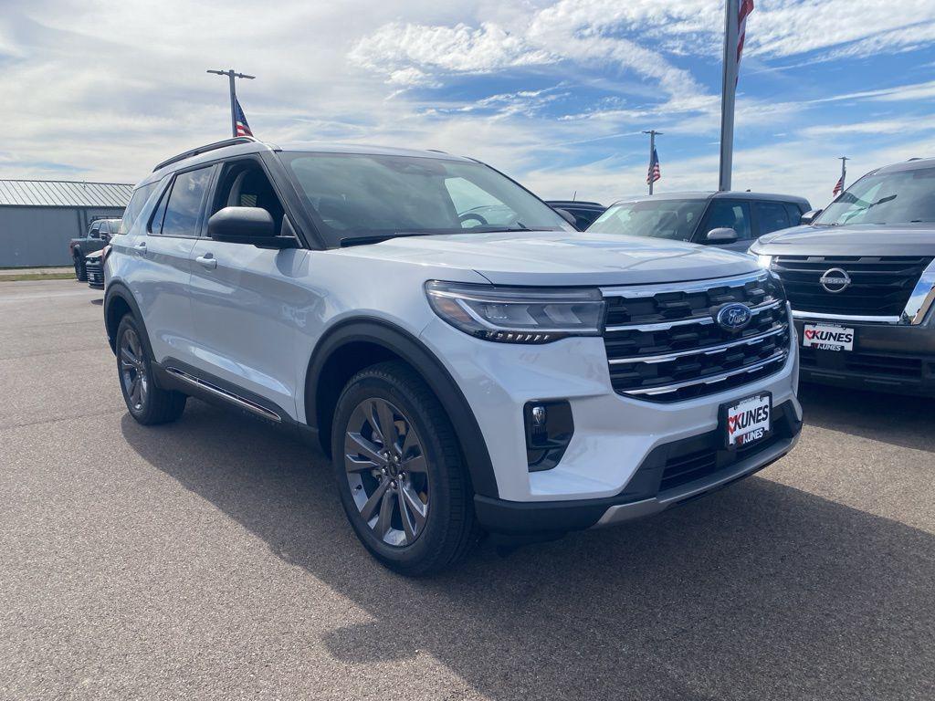 new 2025 Ford Explorer car, priced at $46,106