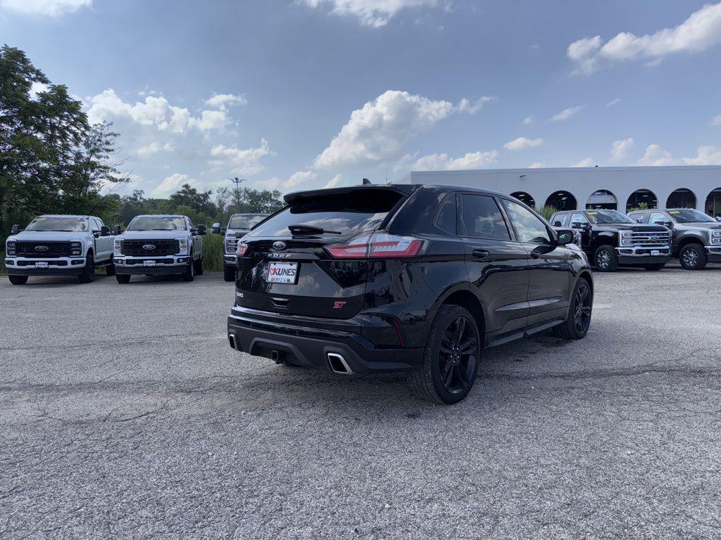 used 2022 Ford Edge car