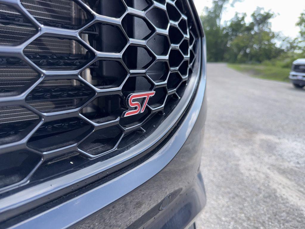 used 2022 Ford Edge car