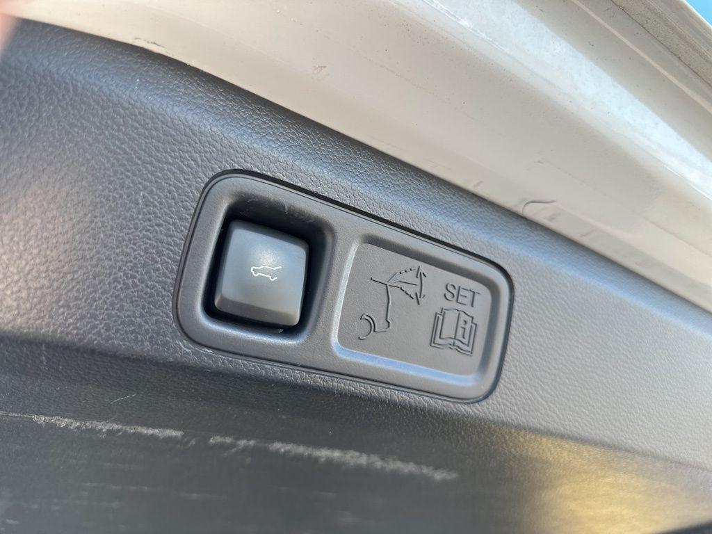 used 2024 Ford Expedition car, priced at $50,602