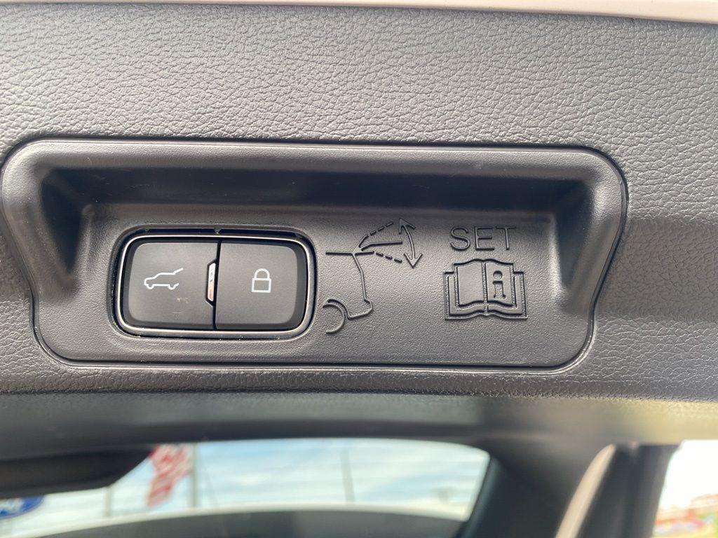 used 2022 Ford Explorer car, priced at $38,296