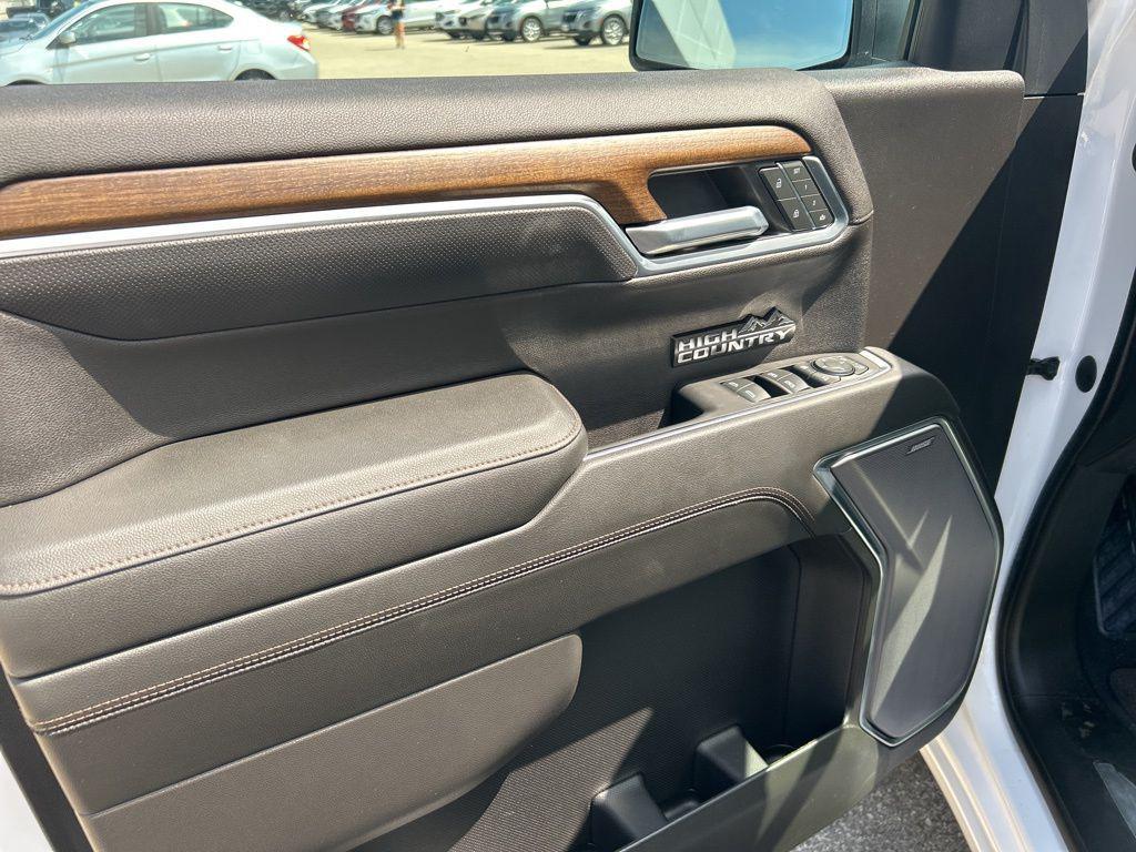 used 2022 Chevrolet Silverado 1500 car, priced at $48,935