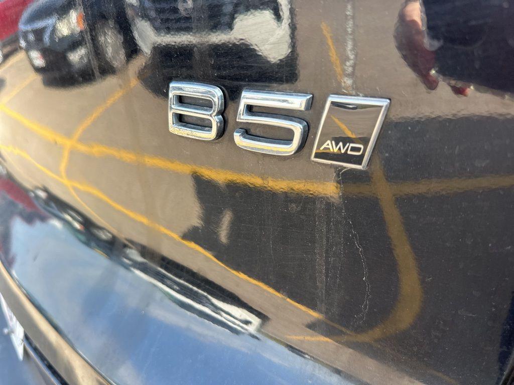 used 2024 Volvo XC40 car, priced at $26,997