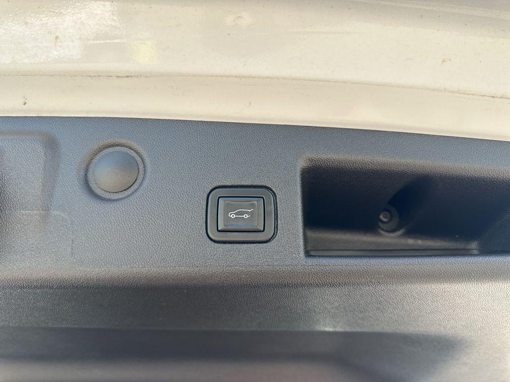 used 2024 Chevrolet Equinox car