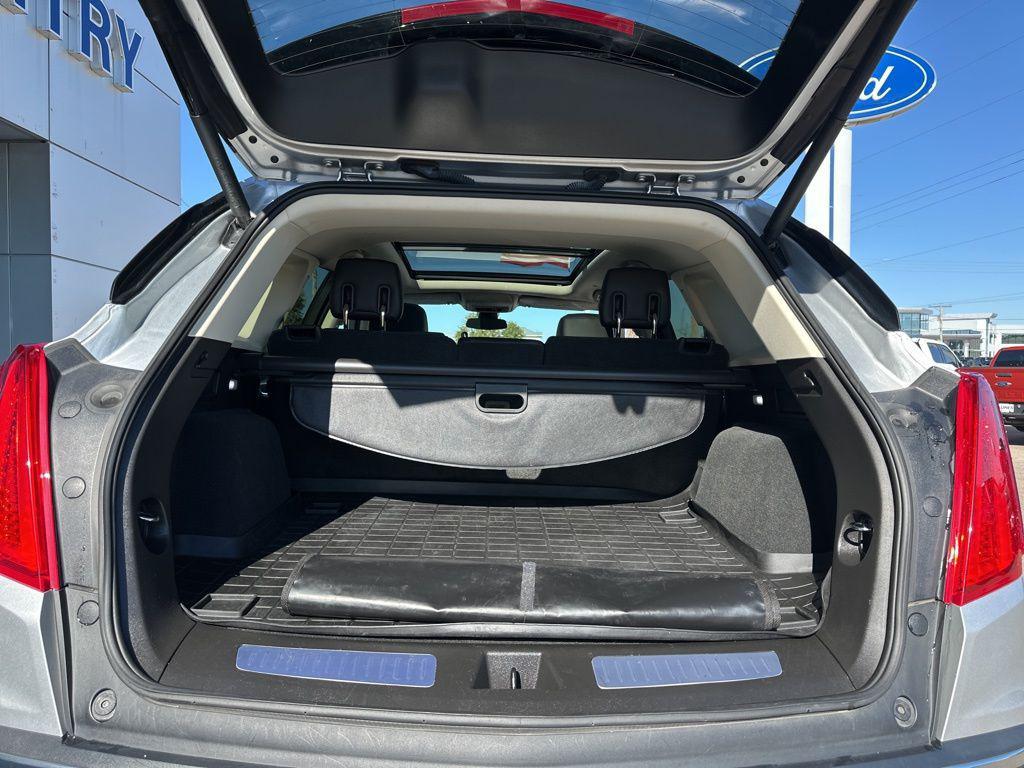 used 2017 Cadillac XT5 car, priced at $21,148