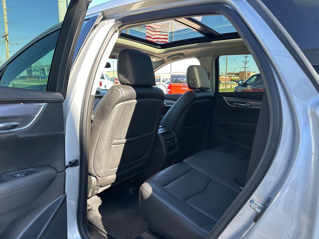 used 2017 Cadillac XT5 car, priced at $21,148