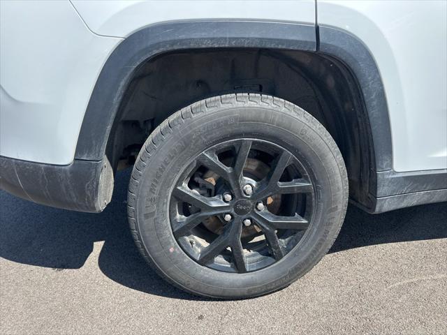 used 2024 Jeep Grand Cherokee car, priced at $34,463