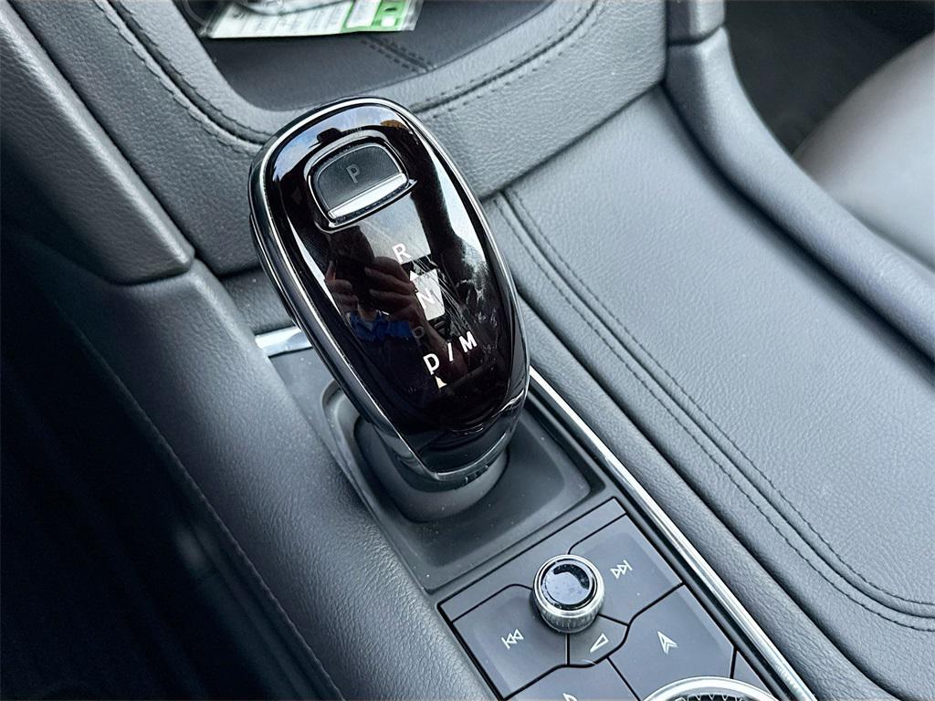 used 2023 Cadillac XT6 car, priced at $41,999