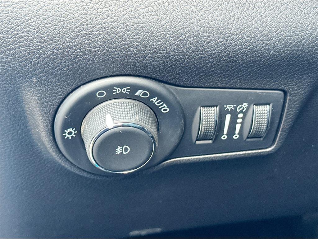 used 2022 Jeep Compass car, priced at $19,399