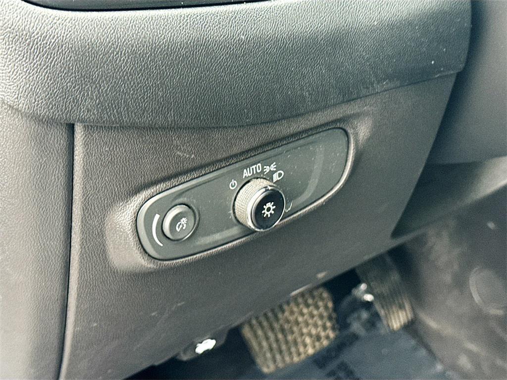 used 2023 Chevrolet Equinox car, priced at $24,229