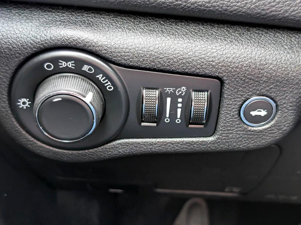 used 2016 Chrysler 200 car, priced at $8,975