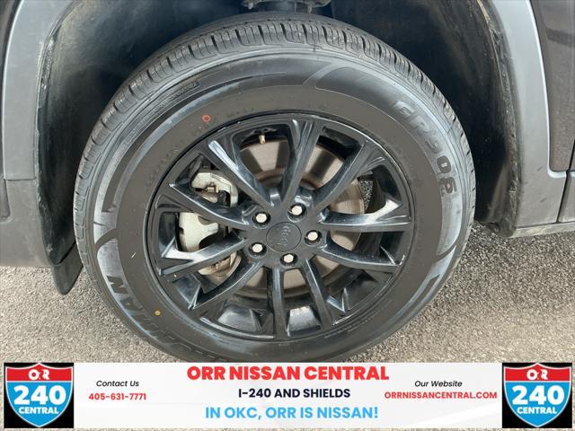 used 2023 Jeep Cherokee car, priced at $22,449