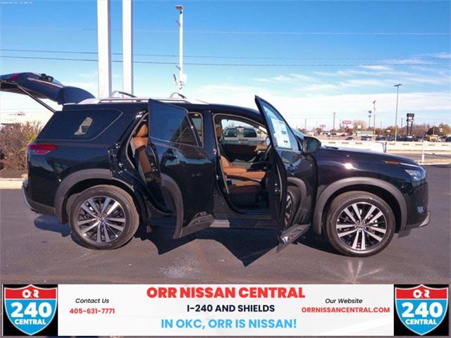 new 2025 Nissan Pathfinder car, priced at $50,560