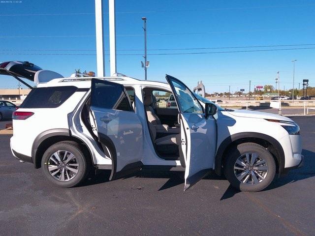 new 2025 Nissan Pathfinder car, priced at $46,520