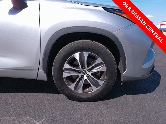 used 2023 Toyota Highlander car, priced at $35,702