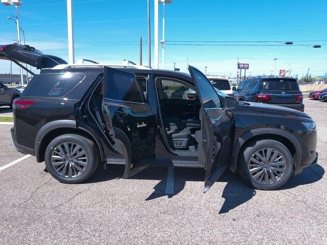 new 2024 Nissan Pathfinder car, priced at $42,538