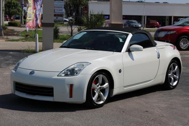 used 2006 Nissan 350Z car, priced at $9,500