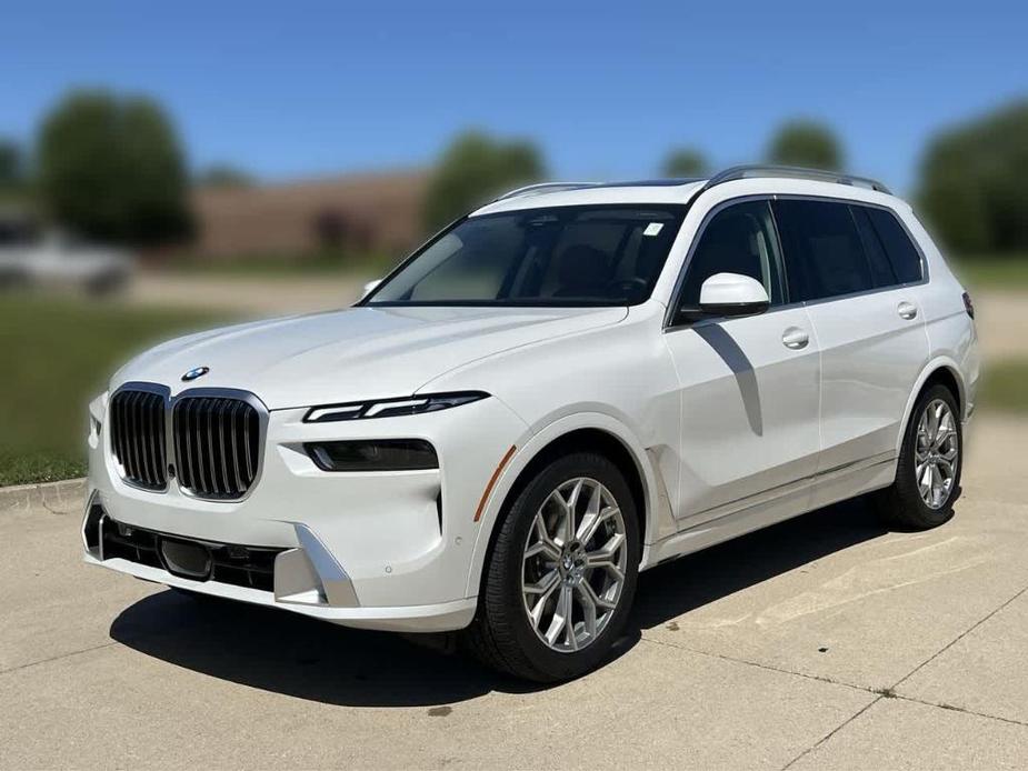new 2025 BMW X7 car, priced at $90,945