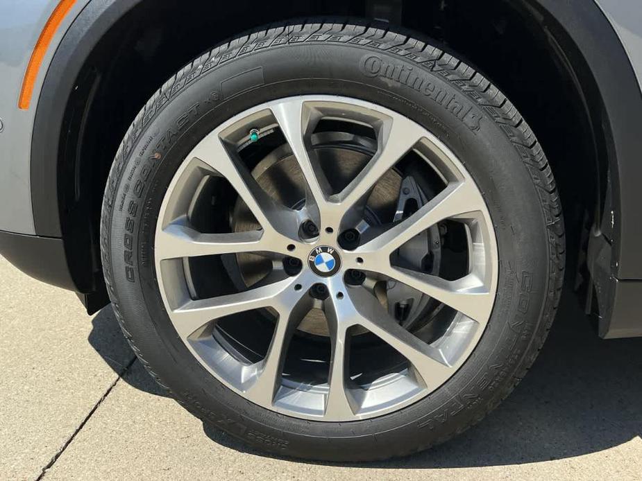 new 2025 BMW X5 car, priced at $77,510